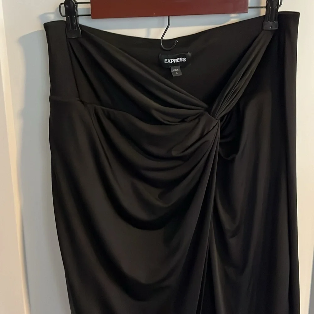 Express Body Contour Twist Front Midi Skirt With Built-In Shape-Wear Large EUC